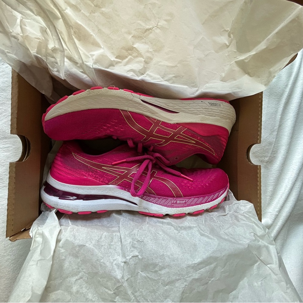 Asics Kayano-28 Pink and White Athletic Shoes Sleek Design
